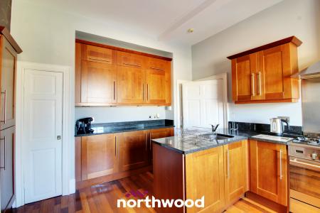 3 bedroom Apartment to let in Regent Terrace, Doncaster, DN1