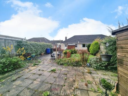 2 bedroom Semi-detached bungalow for sale in Pearwood Crescent, Balby, Doncaster, DN4