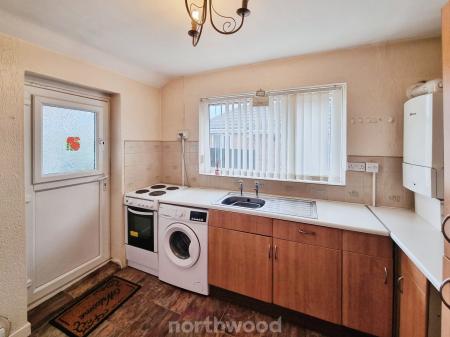 2 bedroom Semi-detached bungalow for sale in Pearwood Crescent, Balby, Doncaster, DN4