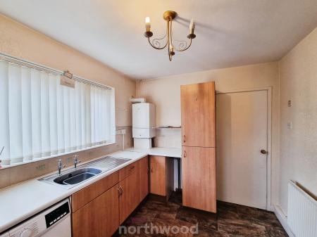 2 bedroom Semi-detached bungalow for sale in Pearwood Crescent, Balby, Doncaster, DN4