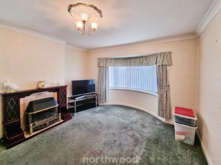 2 bedroom Semi-detached bungalow for sale in Pearwood Crescent, Balby, Doncaster, DN4