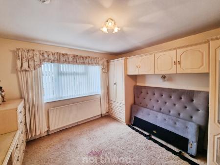 2 bedroom Semi-detached bungalow for sale in Pearwood Crescent, Balby, Doncaster, DN4