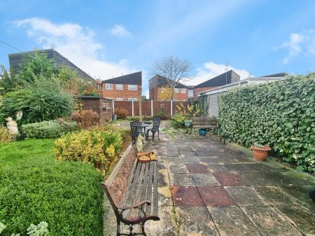 2 bedroom Semi-detached bungalow for sale in Pearwood Crescent, Balby, Doncaster, DN4