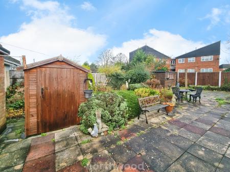 2 bedroom Semi-detached bungalow for sale in Pearwood Crescent, Balby, Doncaster, DN4