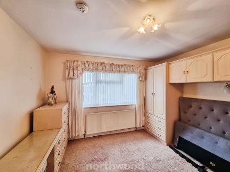 2 bedroom Semi-detached bungalow for sale in Pearwood Crescent, Balby, Doncaster, DN4