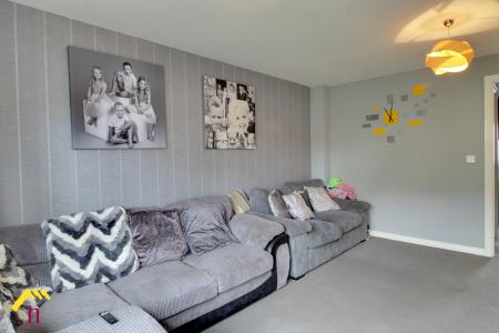 3 bedroom Town house to let in Walstow Crescent, Armthorpe, Doncaster, DN3