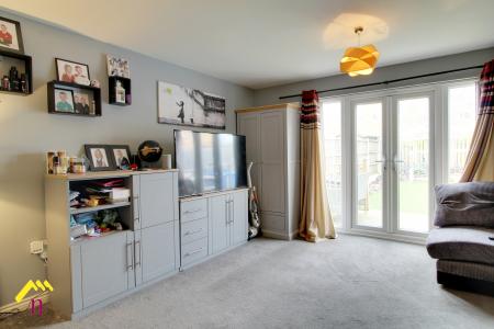 3 bedroom Town house to let in Walstow Crescent, Armthorpe, Doncaster, DN3