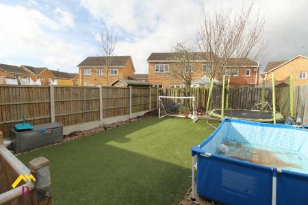 3 bedroom Town house to let in Walstow Crescent, Armthorpe, Doncaster, DN3