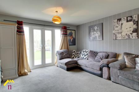 3 bedroom Town house to let in Walstow Crescent, Armthorpe, Doncaster, DN3