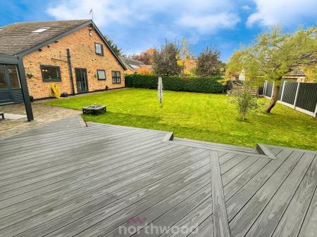 4 bedroom Detached bungalow for sale in Ancient Lane, Hatfield Woodhouse, Doncaster, DN7