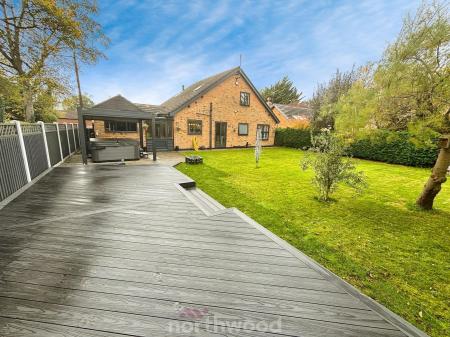 4 bedroom Detached bungalow for sale in Ancient Lane, Hatfield Woodhouse, Doncaster, DN7