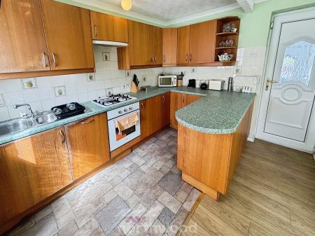 3 bedroom Terraced House for sale in Bootham Crescent, Stainforth, Doncaster, DN7