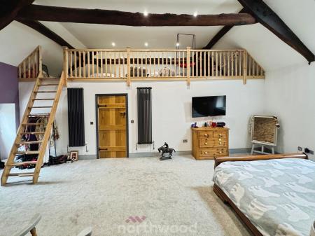 4 bedroom Character Property for sale in Bridge Street, Thorne, Doncaster, DN8