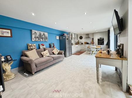 4 bedroom Character Property for sale in Bridge Street, Thorne, Doncaster, DN8