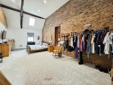 4 bedroom Character Property for sale in Bridge Street, Thorne, Doncaster, DN8