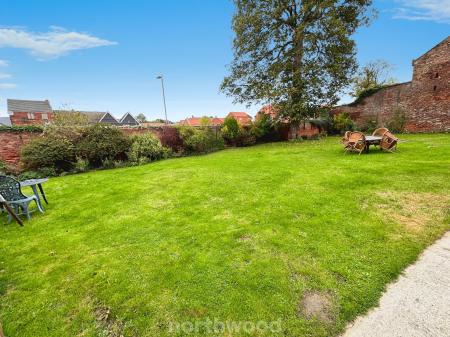 4 bedroom Character Property for sale in Bridge Street, Thorne, Doncaster, DN8