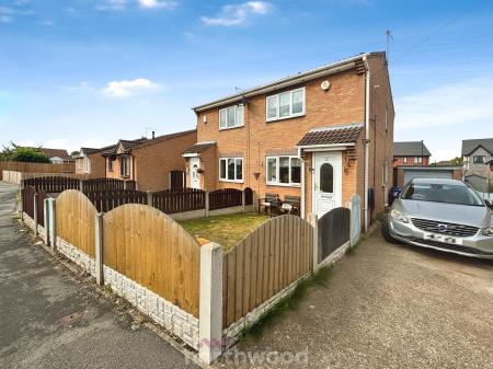 2 bedroom Semi-detached house for sale in Broadlands Close, Dunscroft, Doncaster, DN7