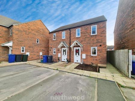 2 bedroom Semi-detached house for sale in Cammidge Way, Bessacarr, Doncaster, DN4