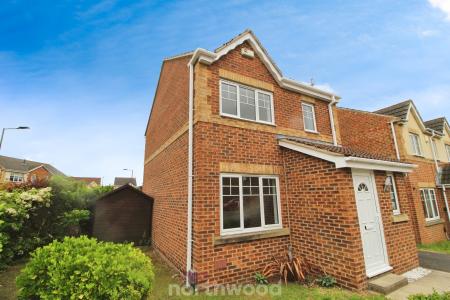 3 bedroom Detached house for sale in Castle Avenue, Rossington, Doncaster, DN11