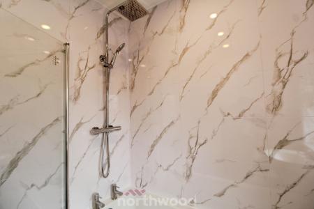 3 bedroom Detached house for sale in Castle Avenue, Rossington, Doncaster, DN11