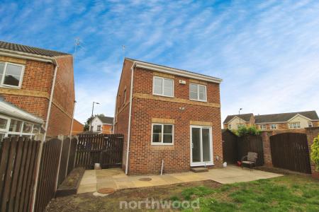 3 bedroom Detached house for sale in Castle Avenue, Rossington, Doncaster, DN11