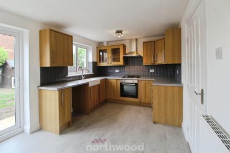 3 bedroom Detached house for sale in Castle Avenue, Rossington, Doncaster, DN11