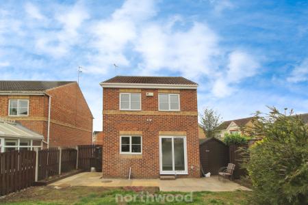 3 bedroom Detached house for sale in Castle Avenue, Rossington, Doncaster, DN11