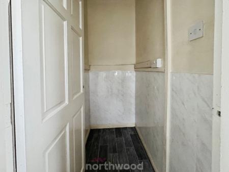 2 bedroom Semi-detached house for sale in Chestnut Avenue, Thorne, Doncaster, DN8