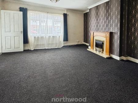 2 bedroom Semi-detached house for sale in Chestnut Avenue, Thorne, Doncaster, DN8
