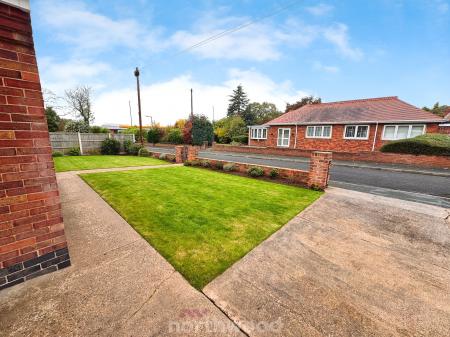 3 bedroom Detached bungalow for sale in Dorothy Avenue, Thorne, Doncaster, DN8