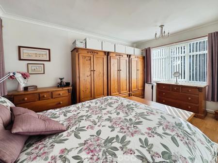 3 bedroom Detached house for sale in Fieldside, Doncaster, Doncaster, DN8