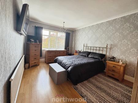 3 bedroom Detached house for sale in Fieldside, Doncaster, Doncaster, DN8