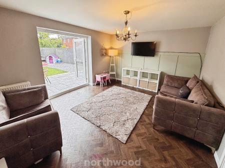 3 bedroom Semi-detached house for sale in Garratt Way, Thorne, Doncaster, DN8
