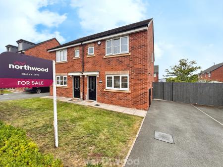 3 bedroom Semi-detached house for sale in Garratt Way, Thorne, Doncaster, DN8