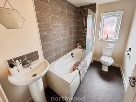 3 bedroom Semi-detached house for sale in Garratt Way, Thorne, Doncaster, DN8