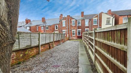2 bedroom Terraced House to let in St. Johns Road, Balby, Doncaster, DN4