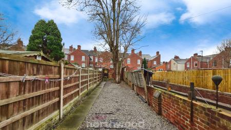 2 bedroom Terraced House to let in St. Johns Road, Balby, Doncaster, DN4
