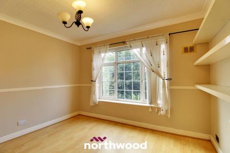 3 bedroom Semi-detached house to let in Wellington Grove, Bentley, Doncaster, DN5