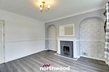 3 bedroom Semi-detached house to let in Wellington Grove, Bentley, Doncaster, DN5