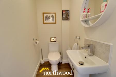 2 bedroom Terraced House to let in Farleigh Drive, Harworth, Doncaster, DN11