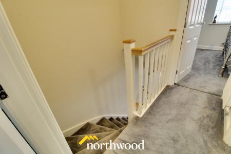 2 bedroom Terraced House to let in Farleigh Drive, Harworth, Doncaster, DN11