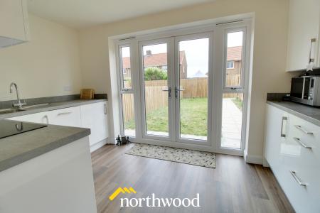 2 bedroom Terraced House to let in Farleigh Drive, Harworth, Doncaster, DN11