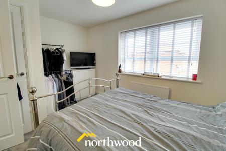 2 bedroom Terraced House to let in Farleigh Drive, Harworth, Doncaster, DN11