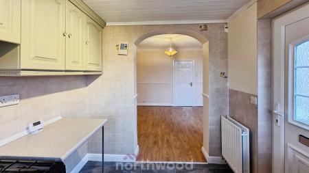 2 bedroom Semi-detached house to let in Avondale Road, Intake, Doncaster, DN2