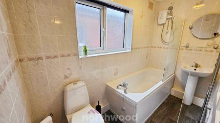 2 bedroom Semi-detached house to let in Avondale Road, Intake, Doncaster, DN2