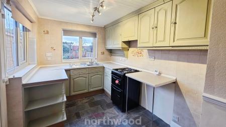 2 bedroom Semi-detached house to let in Avondale Road, Intake, Doncaster, DN2