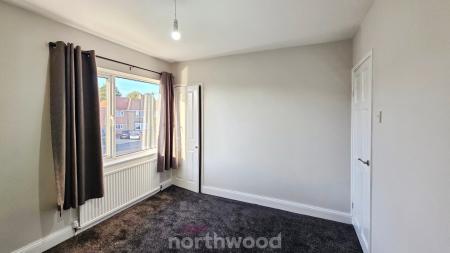 3 bedroom Semi-detached house to let in Briar Road, Armthorpe, Doncaster, DN3