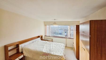 3 bedroom Semi-detached house for sale in Colchester Court, Scawsby, Doncaster, DN5