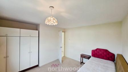 3 bedroom Semi-detached house for sale in Colchester Court, Scawsby, Doncaster, DN5