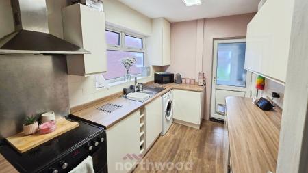 3 bedroom Semi-detached house for sale in Zetland Road, Town Moor, Doncaster, DN2